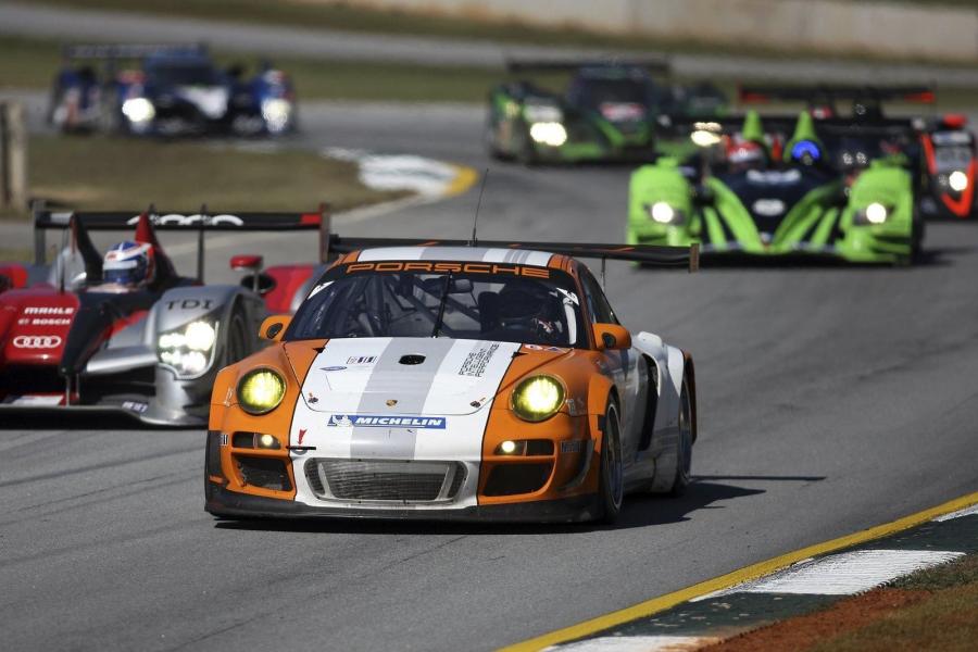  Porsche 911 GT3 R Hybrid 2010 года  (фото 21 из 36)